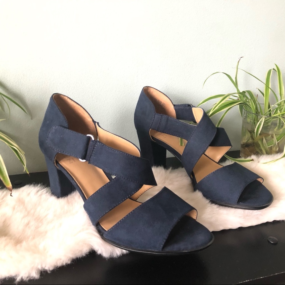 Naturalizer Blue Block Heel Sandals 💙